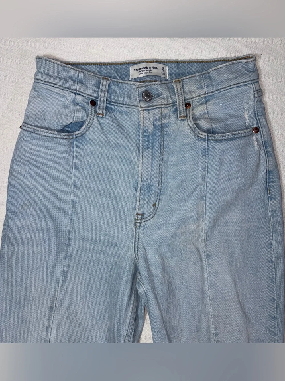 Abercrombie Fitch 90s Straight Ultra High Rise Jeans Womens Size 28/6 Light Wash - Picture 3 of 12